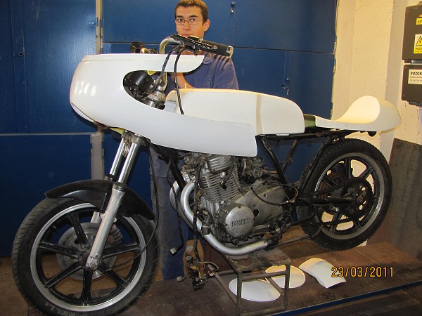 Přestavba Yamahy XS400 na sportovního Klasika